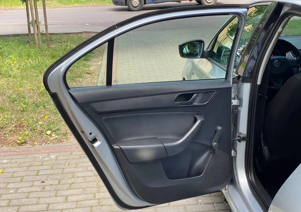 Skoda RAPID cena 11499 przebieg: 430000, rok produkcji 2014 z Warszawa małe 137